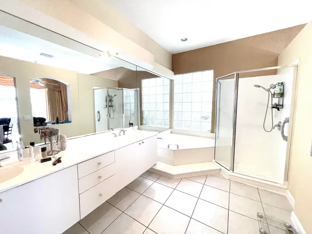 Woodfield Country Club Residence photo 12