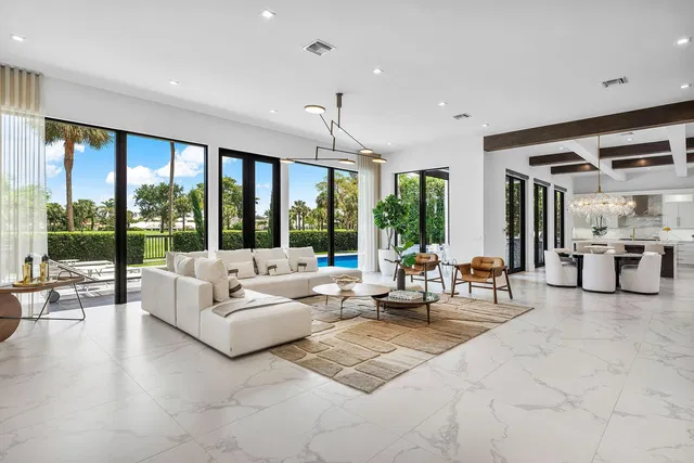Royal Palm Yacht and Country Club Residence photo 12