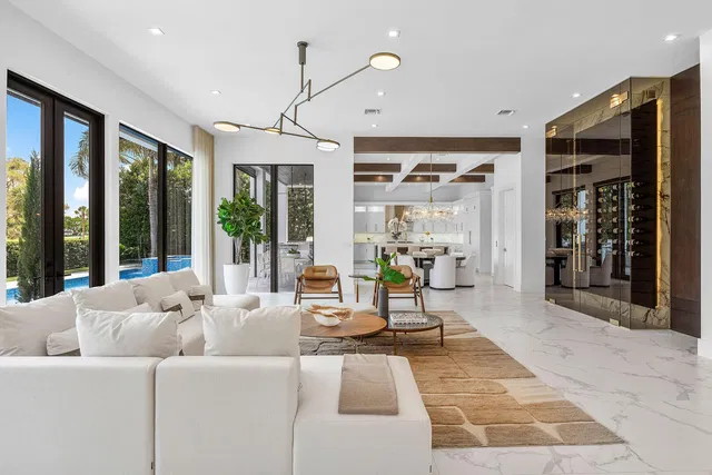 Royal Palm Yacht and Country Club Residence photo 13