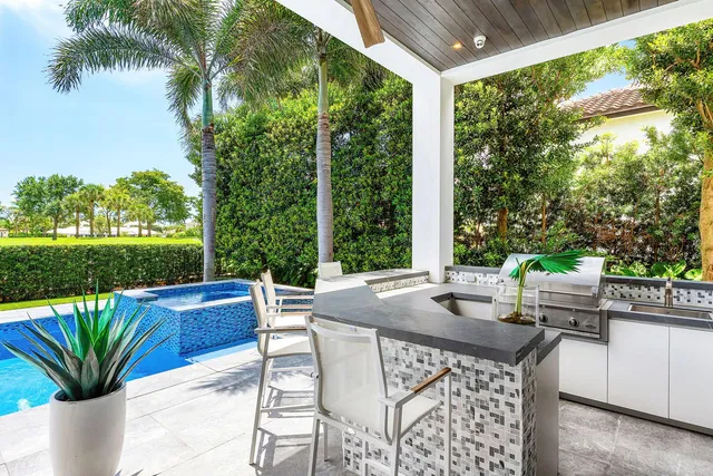 Royal Palm Yacht and Country Club Residence photo 26