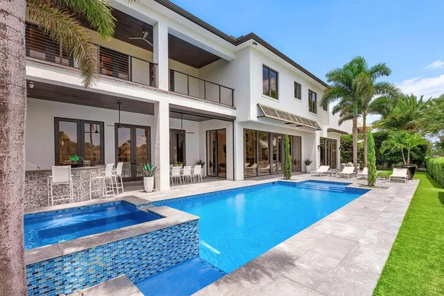 Royal Palm Yacht and Country Club Residence photo 28