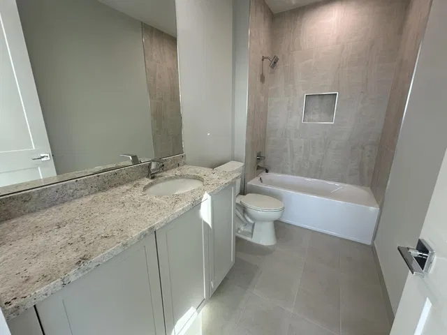 Avenir Unit Lot 21 photo 9