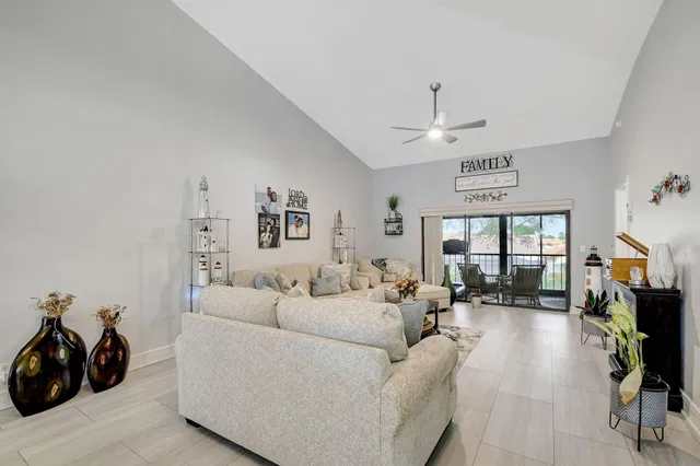 Unit 204 photo 17