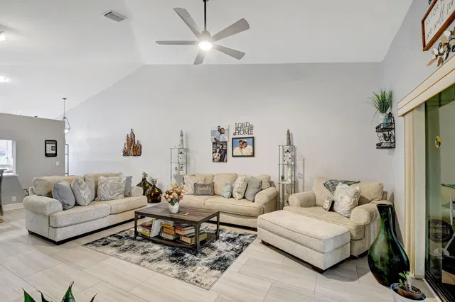 Unit 204 photo 19