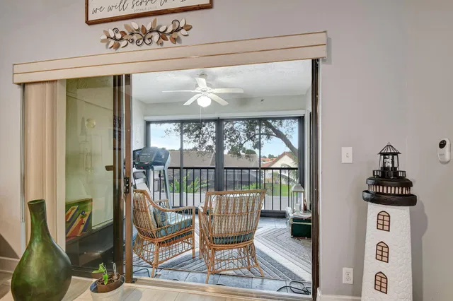 Unit 204 photo 20