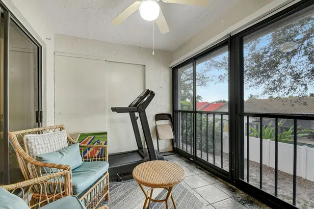 Unit 204 photo 21