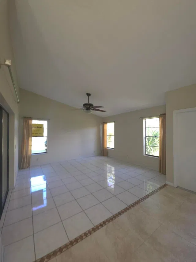  Residence photo 7