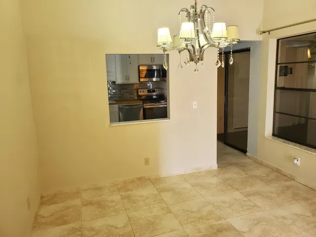  Residence photo 9