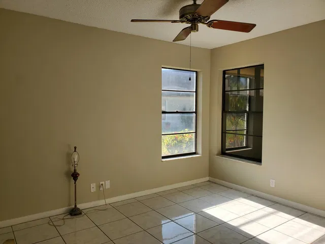  Residence photo 17