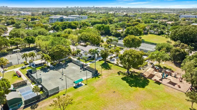 Boca Bath & Tennis Residence photo 56