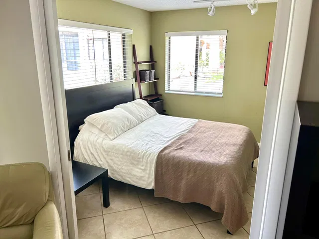 Unit 104 photo 4