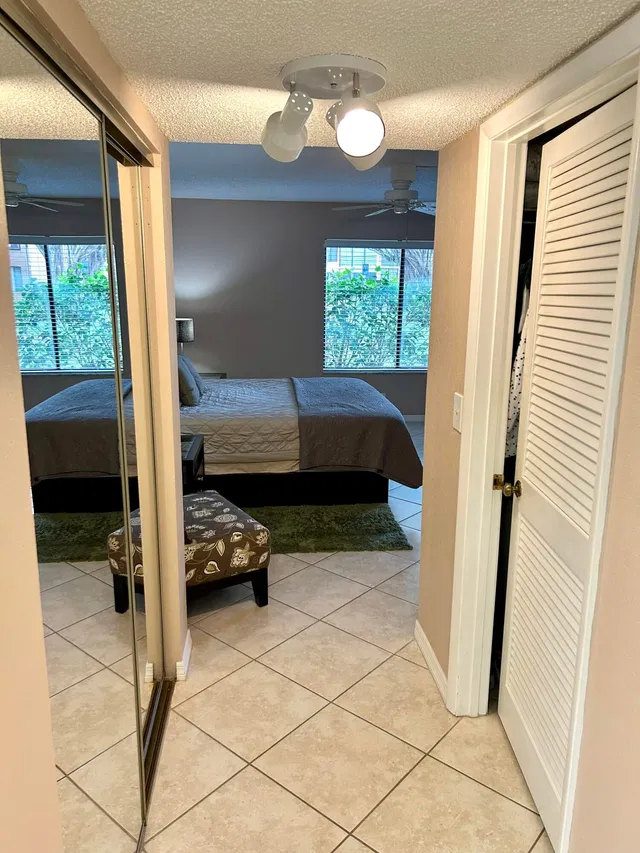 Unit 104 photo 11