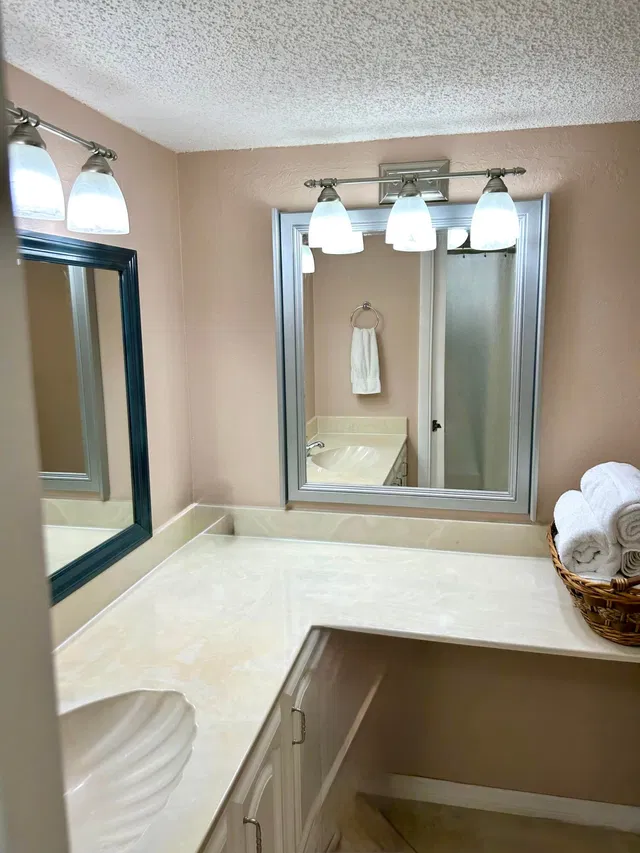 Unit 104 photo 12