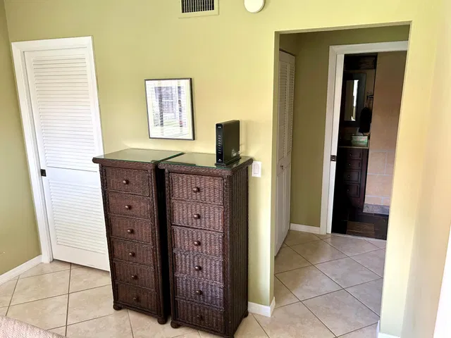 Unit 104 photo 21