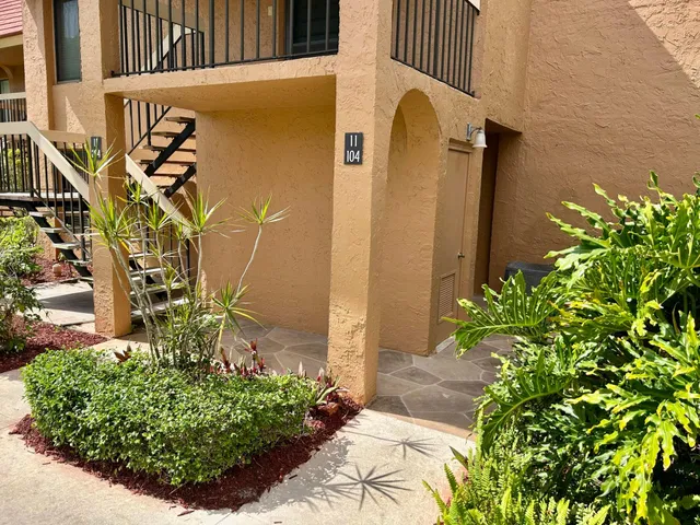 Unit 104 photo 31