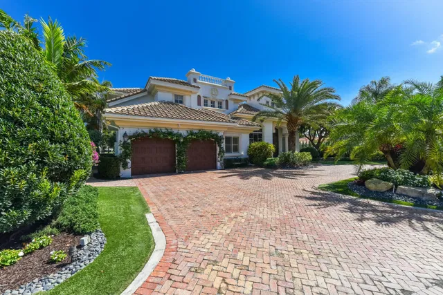 Royal Palm Yacht and Country Club Residence photo 2