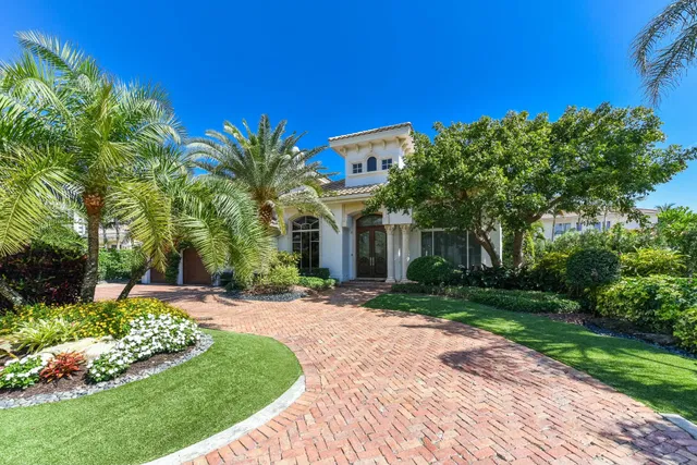 Royal Palm Yacht and Country Club Residence photo 3