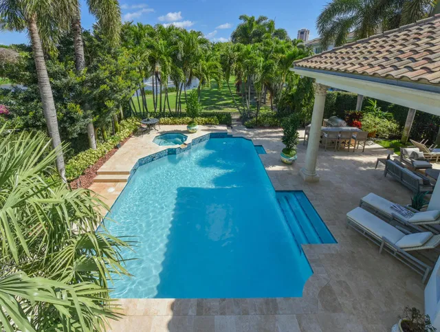Royal Palm Yacht and Country Club Residence photo 14