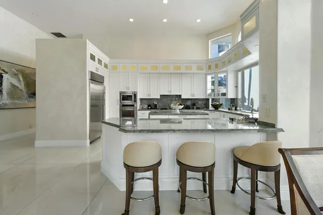 Royal Palm Yacht and Country Club Residence photo 33
