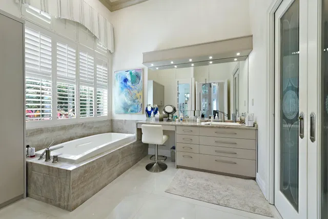 Royal Palm Yacht and Country Club Residence photo 38