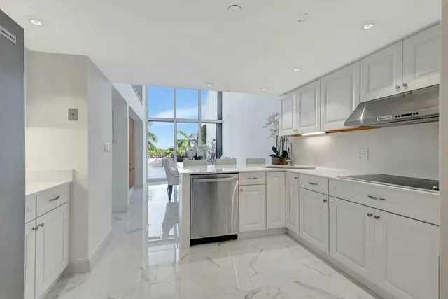The Plaza of The Palm Beaches Unit Th4f photo 9