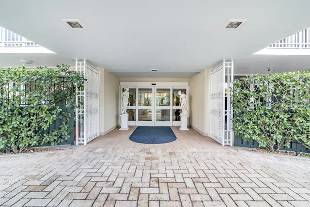 One Royal Palm Way Palm Beach Unit G-4 photo 21
