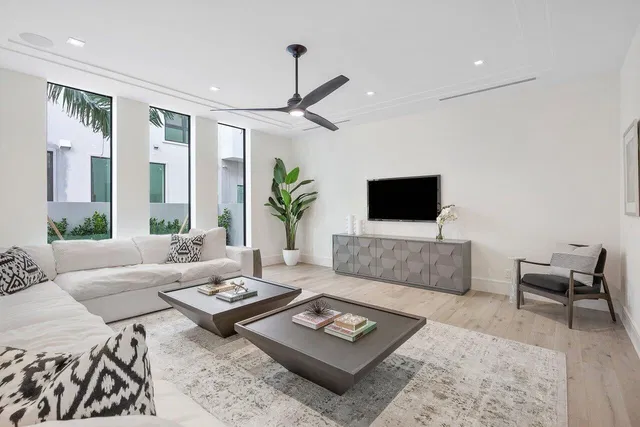 Palm Trail Delray Beach Residence photo 8