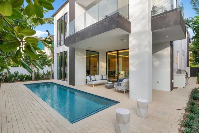 Palm Trail Delray Beach Residence photo 23