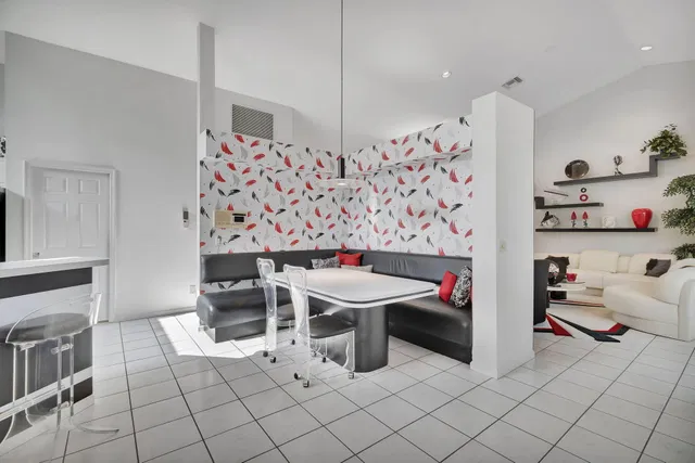  Residence photo 19