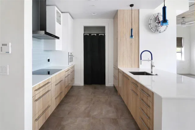 The Meridian Unit 212 photo 21