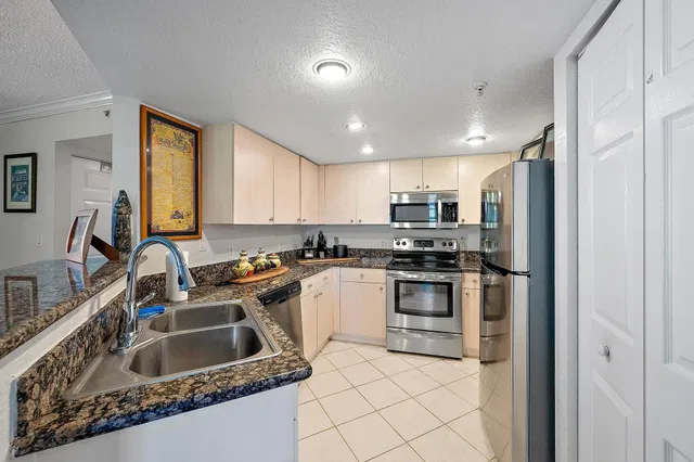 Flagler Pointe Unit 214 photo 6