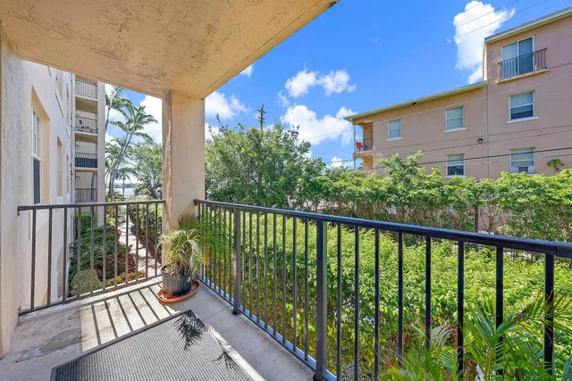 Flagler Pointe Unit 214 photo 15