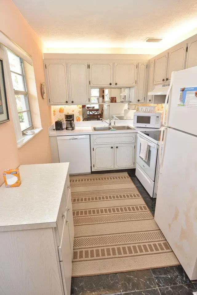 Unit 2010 photo 15