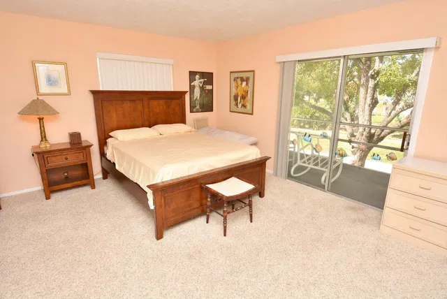 Unit 2010 photo 18