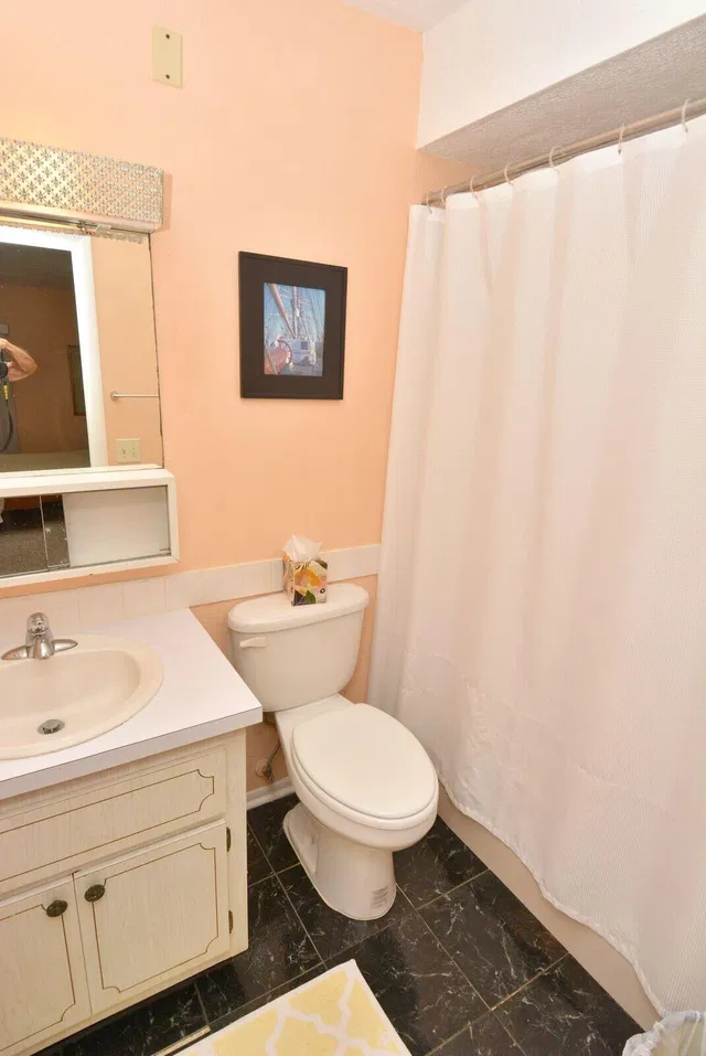 Unit 2010 photo 22