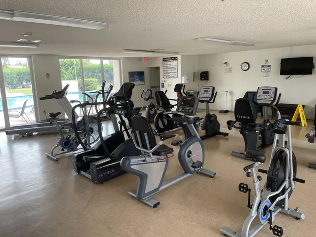 Unit 211 photo 20