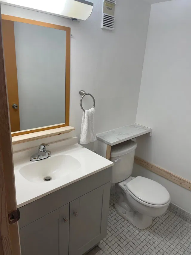 Unit 211 photo 25