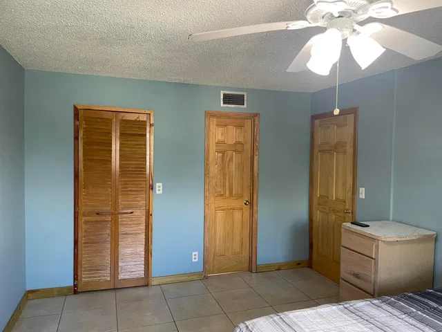 Unit 211 photo 31