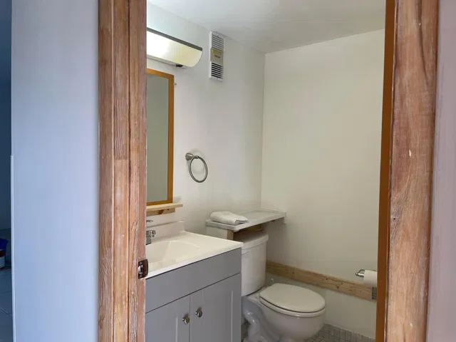Unit 211 photo 34