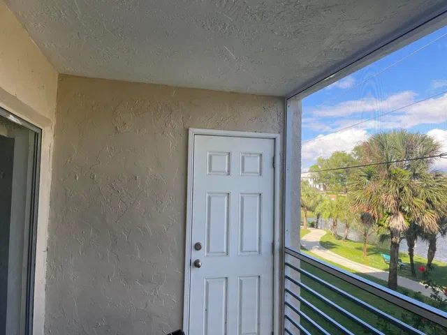 Unit 211 photo 37