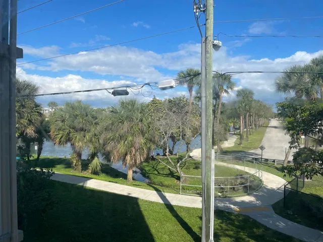 Unit 211 photo 40