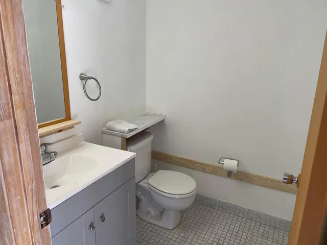 Unit 211 photo 47