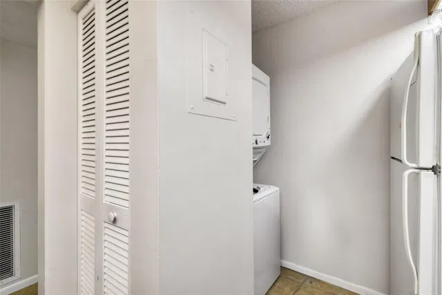 Unit 14B photo 7