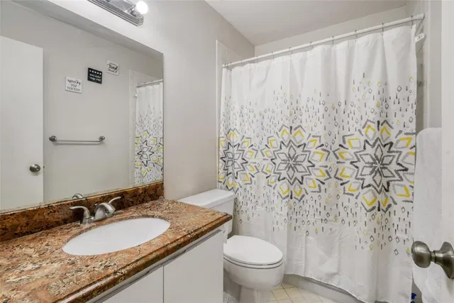 Unit 14B photo 9