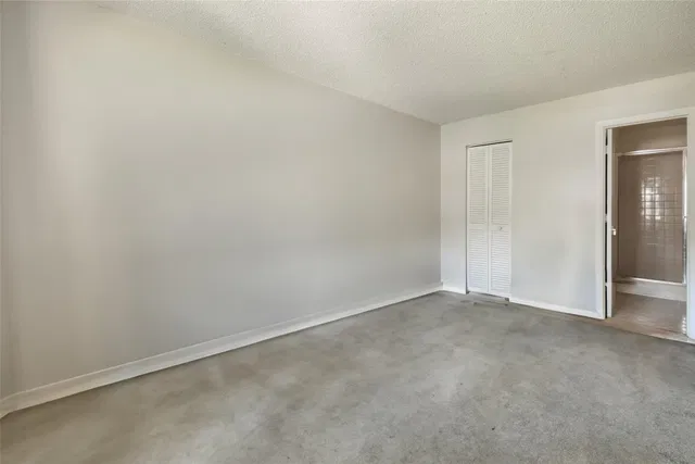 Unit 14B photo 11