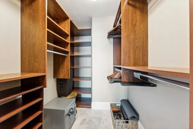 Trianon Unit 1402 photo 18