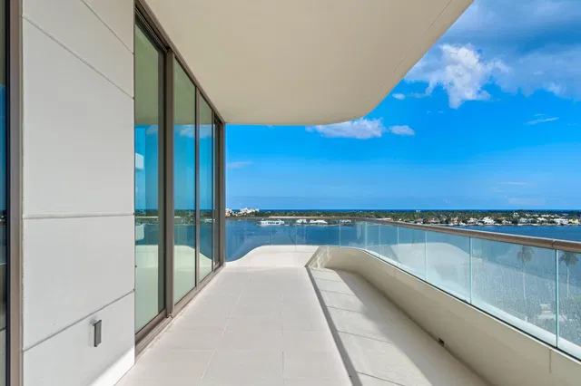 La Clara Palm Beach Unit 801 photo 2