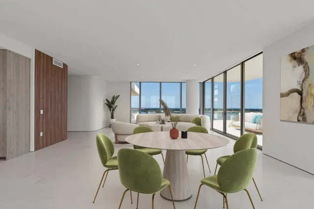 La Clara Palm Beach Unit 801 photo 3