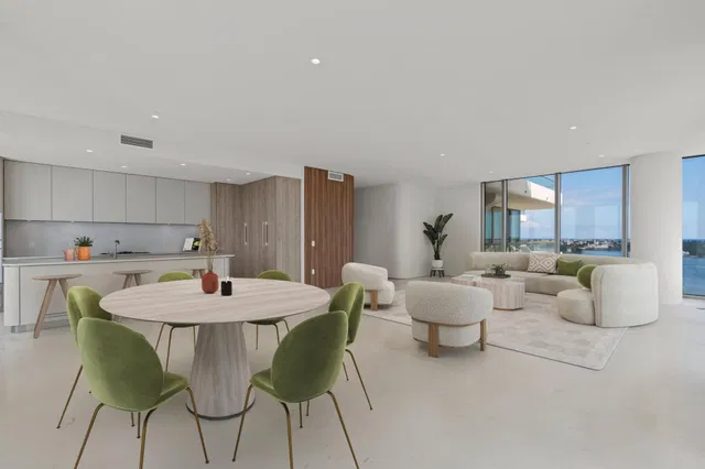 La Clara Palm Beach Unit 801 photo 5