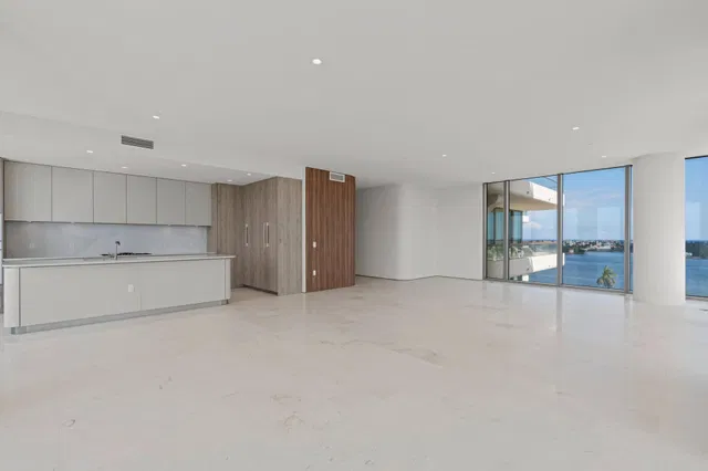 La Clara Palm Beach Unit 801 photo 9